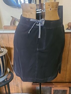 🎉Brand New🎉 RIPSkirt black